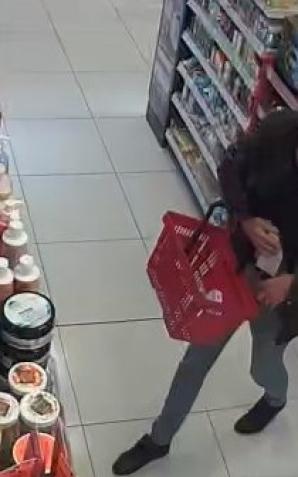[VIDEO] Czy rozpoznajesz rabusia? Lubi ładnie pachnieć